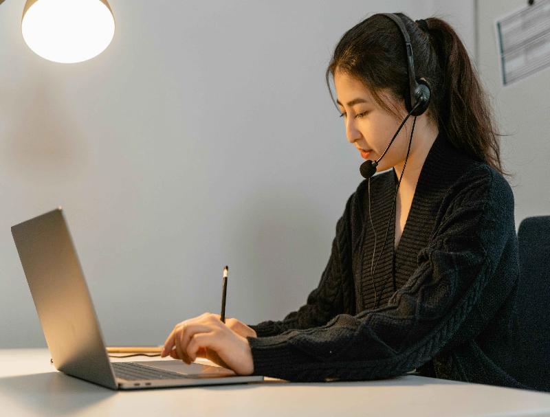 外貿(mào)呼叫中心如何幫企業(yè)國外用本地號碼打動(dòng)海外客戶？